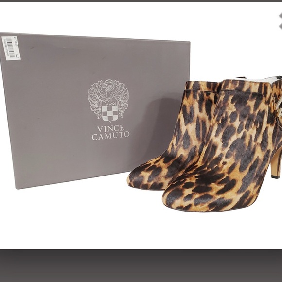 Vince Camuto Vernaya Animal Print Leather Booties 
Size 9.5M
New in Box - Picture 4 of 6